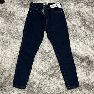 Abercrombie & fitch super high rise skinny ankle jean